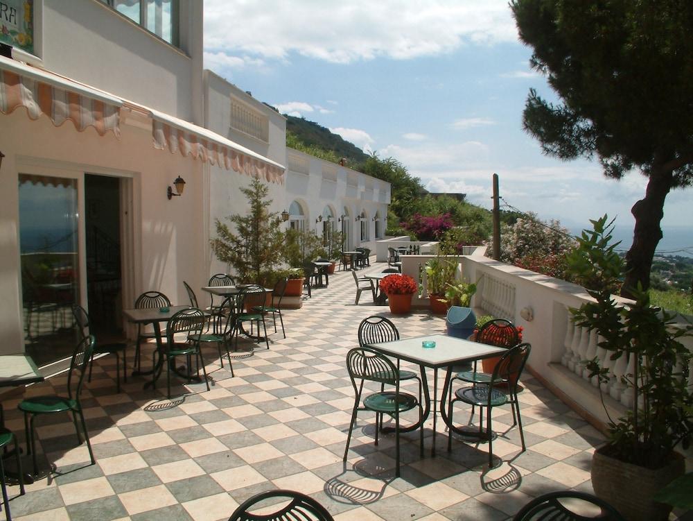 La Ginestra Hotel 3*